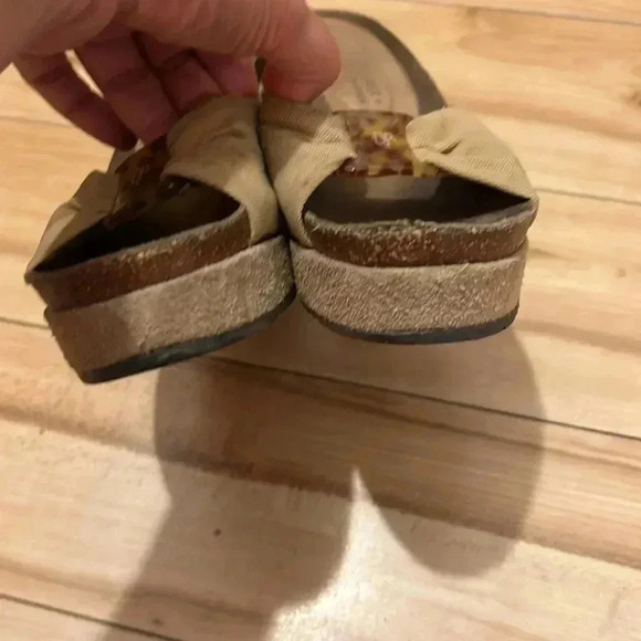 Donald pliner slip on wedges - Picture 5 of 8